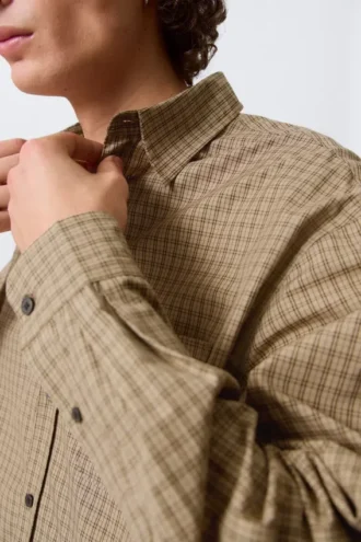Afslappet, boxy poplin-skjorte – beige tern
