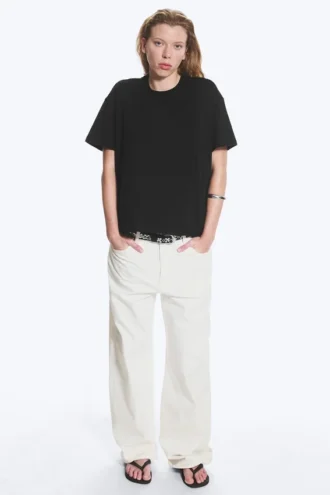 Afslappet, boxy T-shirt i bomuld – sort