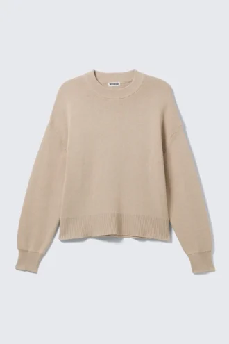 Afslappet, kasseformet striktrøje – beige