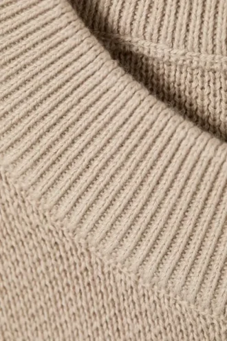 Afslappet, kasseformet striktrøje – beige