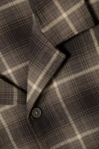 Afslappet pyjamas-skjorte i flannel – mørkebrun ternet