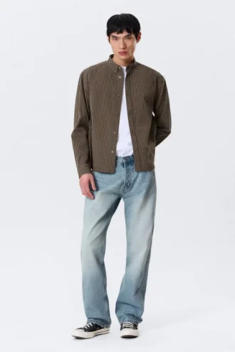 Afslappet stribet skjorte med knapper – Stribet brun