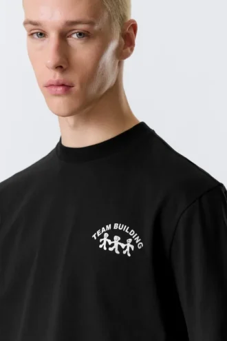 Afslappet T-shirt med print – Sort – Teambuilding