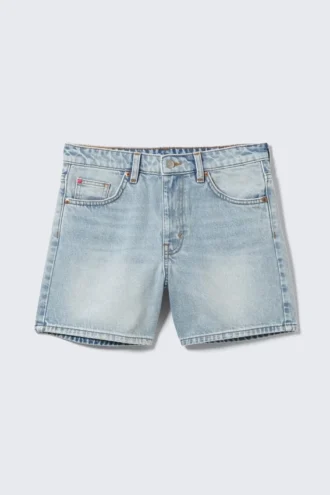 Aimo denimshorts med mellemhøj talje og lige ben – Venice Blue – Lys blå