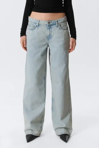 Ample lavtaljede, løse Jeans med bred benvidde – Snow Blue – Lys blå