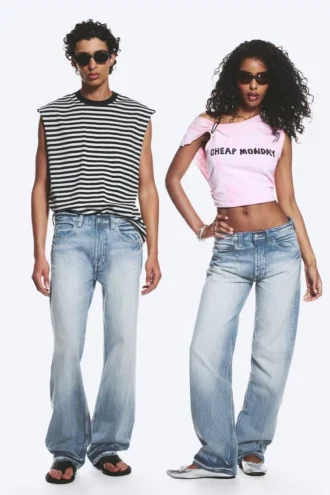 Anti Unisex lavtalje, lige Jeans i almindelig pasform – Blue Moon – Lys blå | Cheap Monday Gb