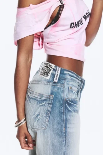 Anti Unisex lavtalje, lige Jeans i almindelig pasform – Blue Moon – Lys blå | Cheap Monday Gb