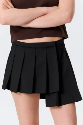 Asymmetrisk plisseret mini-wickelnederdel – sort