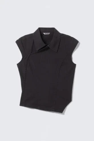 Asymmetrisk ripstop-top med korte ærmer – sort