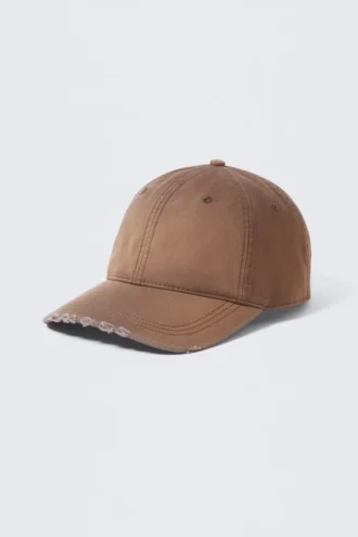 Baseballkasket i distressed bomuldstwill – vasket brun