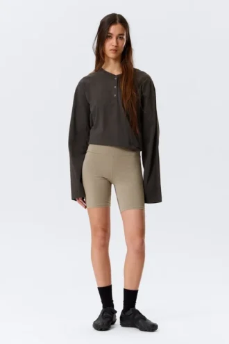 Bikershorts med mellemhøj talje – Greige