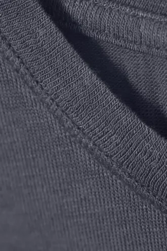 Blød, gennemsigtig, tætsiddende T-shirt – støvet blå