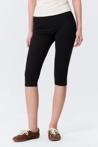 Bløde capri-leggings med mellemhøj talje – sort