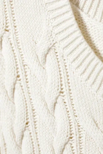 Bomuldsvest i kabelstrik – hvid
