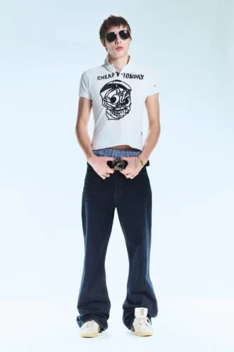 Boo Bootleg Low Rise Regular Bootcut Jeans – Blue Rinse – Mørkeblå | Cheap Monday Gb