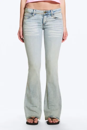 Booty Bei Low Rise Skinny Bootcut Jeans – Lysblå | Cheap Monday Gb