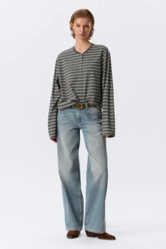 Boxy langærmet Henley-T-shirt – stribet mørkegrå