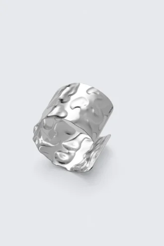 Bred hamret armring – sølv