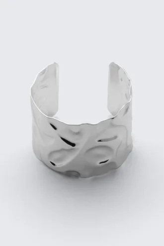 Bred hamret armring – sølv