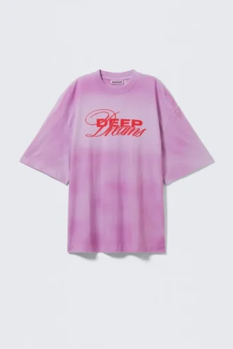 Bred, oversized T-shirt med print – Lys lilla – Deep Dreams