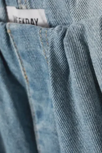 Bredt siddende joggingbukser i denim – tidevandsblå