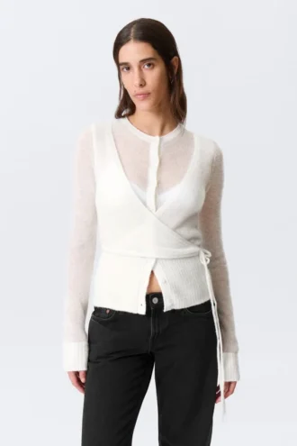 Cardigan i uldblanding med knapper og wrap-effekt – hvid
