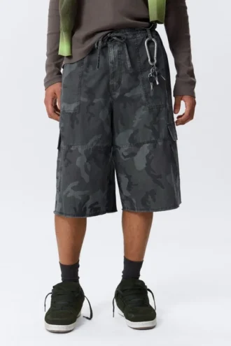 Cargo-shorts med mellemhøj talje og løs pasform – marineblå camouflage