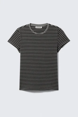 Carla Slim Fit T-shirt – støvet grå