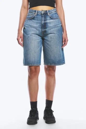 Curve højtaljede denimshorts med brede ben – Blue Horses – mellemblå