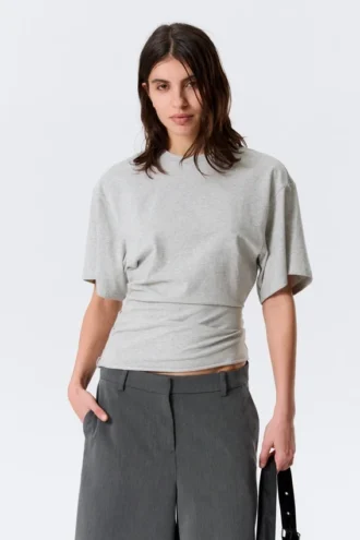 Draperet, tætsiddende T-shirt – grå melange