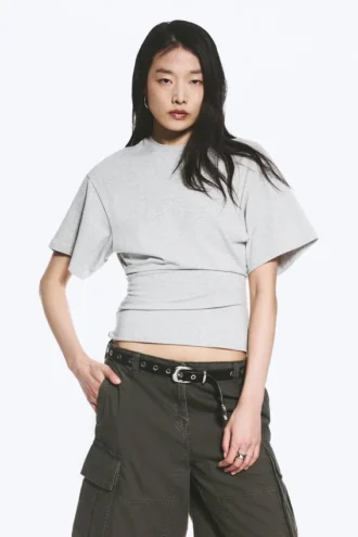 Draperet, tætsiddende T-shirt – grå melange