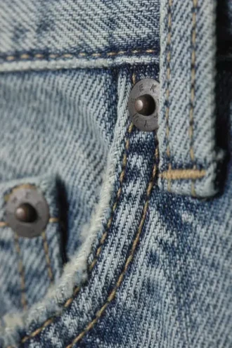 Dynasty lavtaljede, løse Jeans med brede ben – revet blå – mellemblå