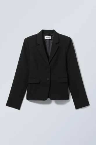 Esma tætsiddende blazer – sort