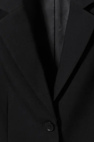 Esma tætsiddende blazer – sort
