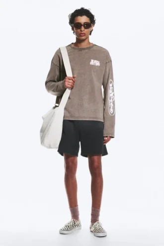 Fantastisk, boxy t-shirt med print og lange ærmer – Dark Mole – Logo Mix