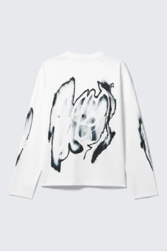 Fantastisk, boxy t-shirt med print og lange ærmer – hvid – abstrakt print