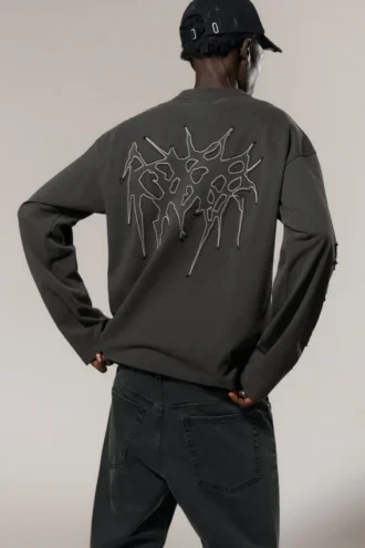 Fantastisk, boxy t-shirt med print og lange ærmer – mørkegrå – Tristar