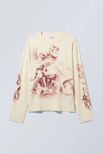 Fantastisk, boxy t-shirt med print og lange ærmer – støvet hvid