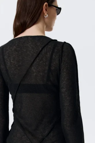 Gennemsigtig asymmetrisk top med bådudskæring – sort