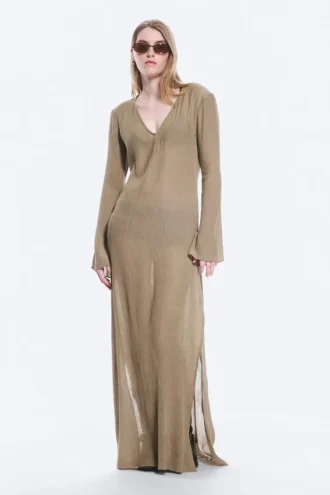 Gennemsigtig langærmet maxi-kjole med V-hals – beige