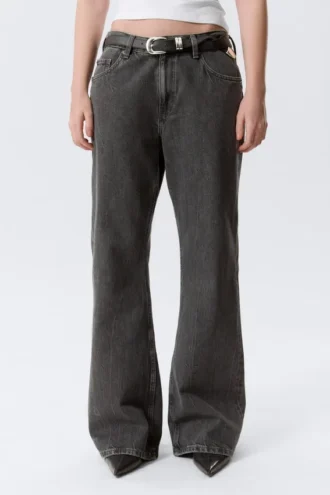 Helix lavtaljede jeans med afslappet pasform og udsvajede ben – Risso Black – Sort