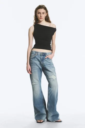 Helix lavtaljede jeans med udvidede ben – Sky Worn – mellemblå