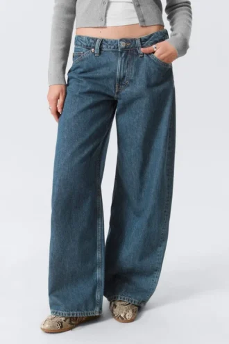 Jeans med høj talje, buet skulderparti og Barrel-formede ben – Blue Anthem – Medium Blue