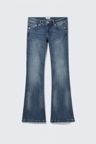 Jeans med lav talje og bootcut-ben – Medusa Blue – Mørkeblå