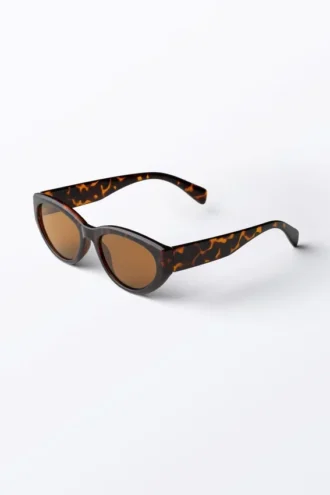 Kantede cat-eye solbriller – skildpaddeskalsfarvede – brune glas