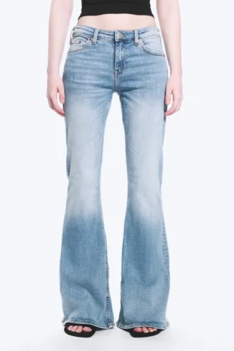 Katsumi lavtaljede Jeans med smalle, udsvungne ben – Climb Blue – Lys blå