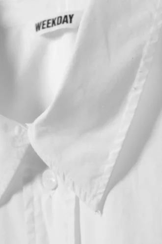 Kort bomuldsskjorte i poplin – hvid