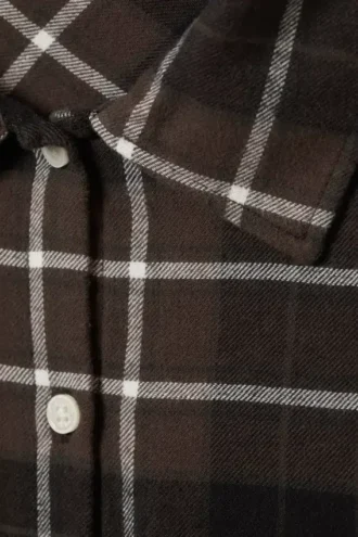Kort flannelskjorte med tern – brun ternet