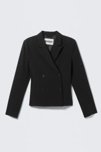 Kort, tætsiddende blazer – sort