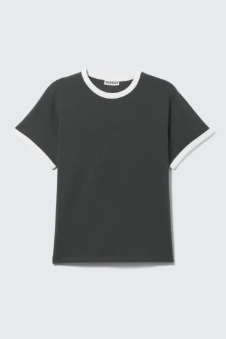Kortærmet bomuldst-shirt med kontrastkant – mørkegrå og hvid